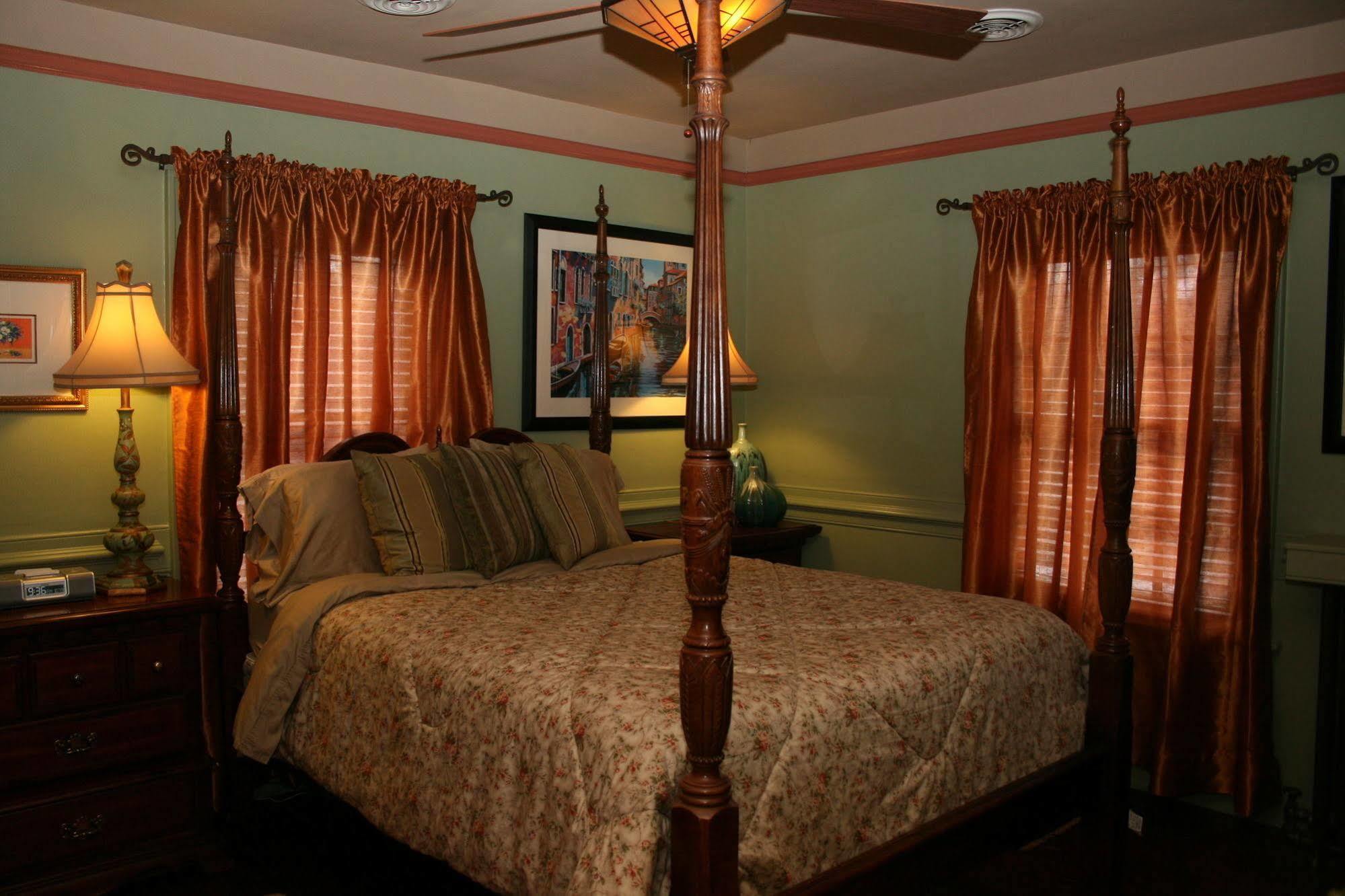 Williamsburg Manor B&B エクステリア 写真