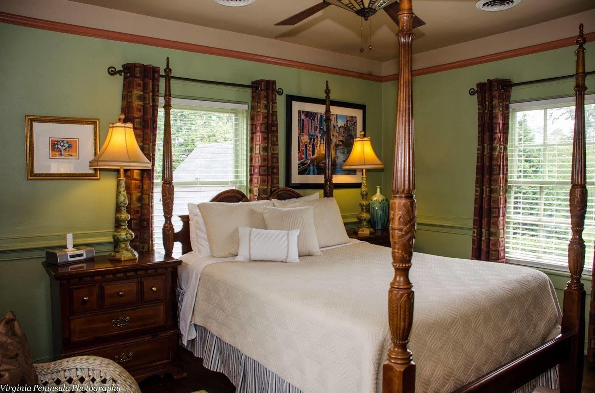 Williamsburg Manor B&B エクステリア 写真